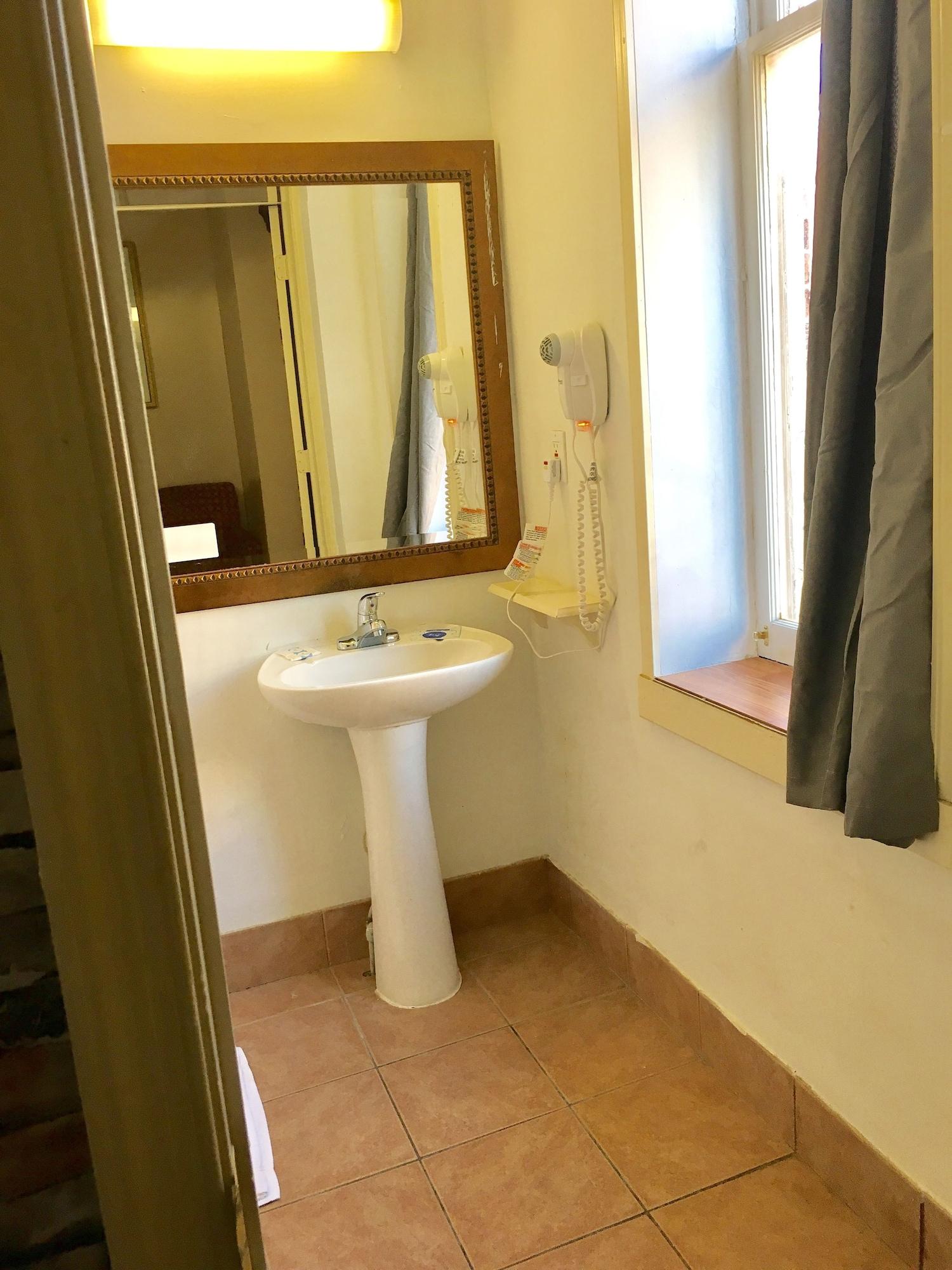 Hotel Midtown 2*