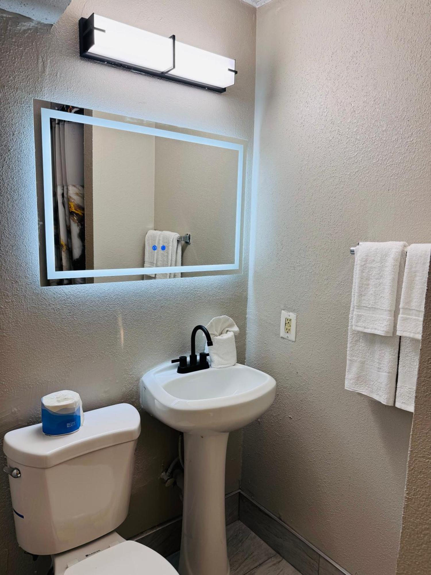 Midtown Hotel